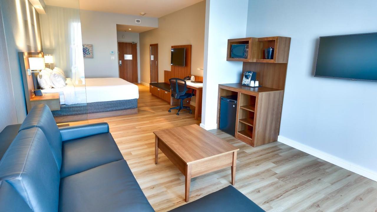 Holiday Inn Express & Suites Vaudreuil-Dorion By Ihg Εξωτερικό φωτογραφία