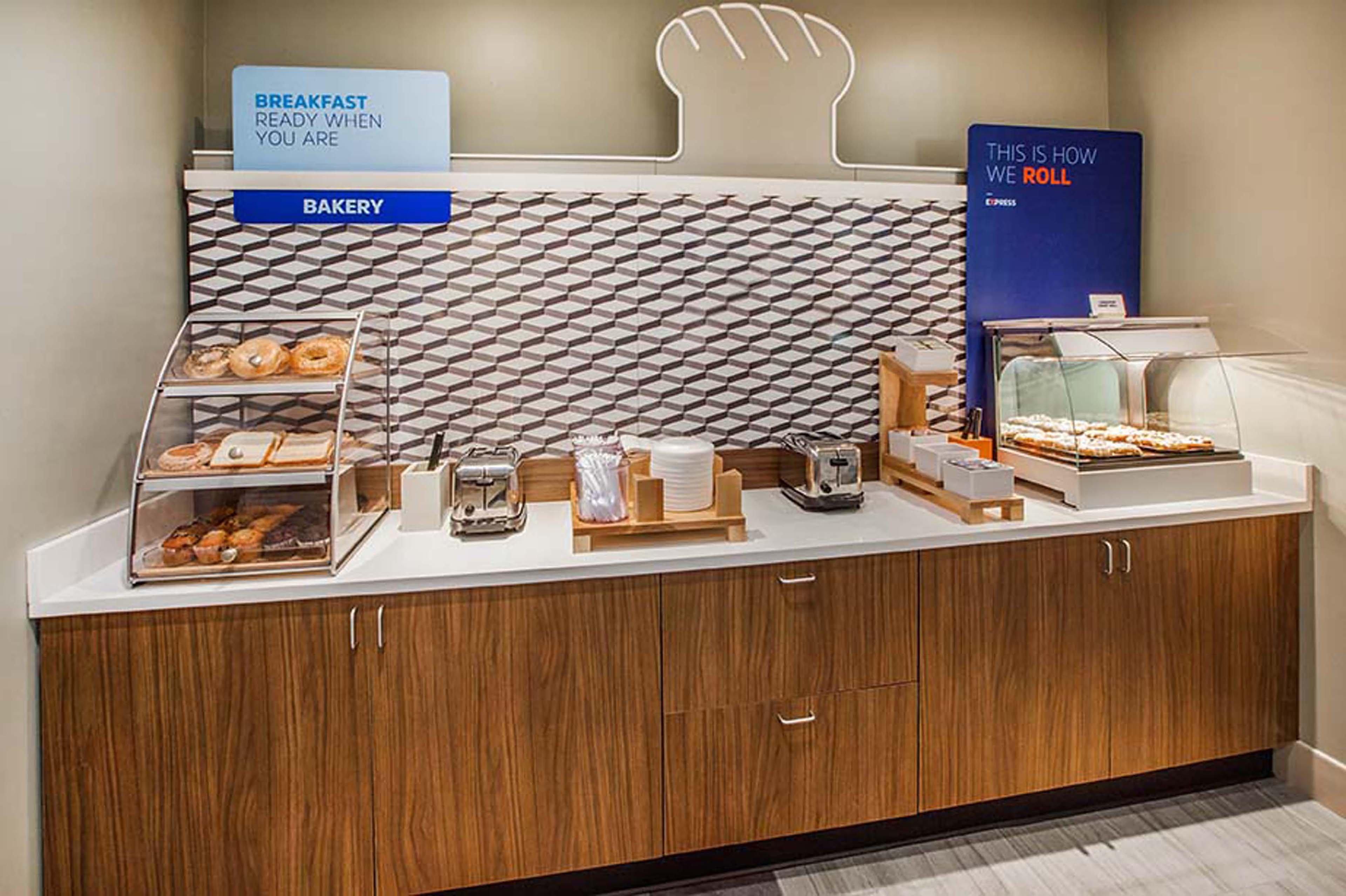 Holiday Inn Express & Suites Vaudreuil-Dorion By Ihg Εξωτερικό φωτογραφία